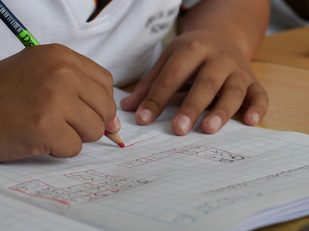 Anak-anak mulai belajar menulis pada usia dini yang mengejutkan, dengan penelitian menunjukkan bahwa prosesnya dapat dimulai sejak usia dua tahun