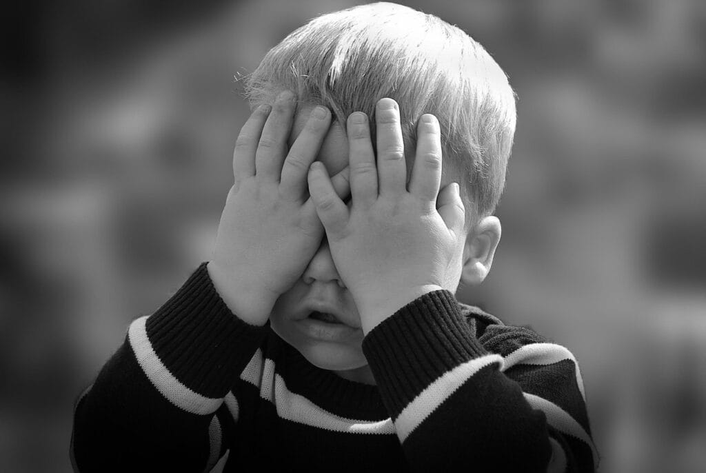 Deteksi keterbelakangan mental selama kehamilan dimungkinkan melalui berbagai teknik diagnostik prenatal.