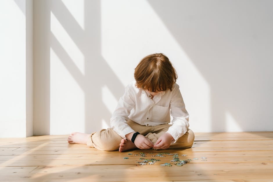Autism Spectrum Disorder (ASD) adalah gangguan perkembangan saraf yang berbeda yang ditandai dengan pola perilaku dan tantangan perkembangan tertentu