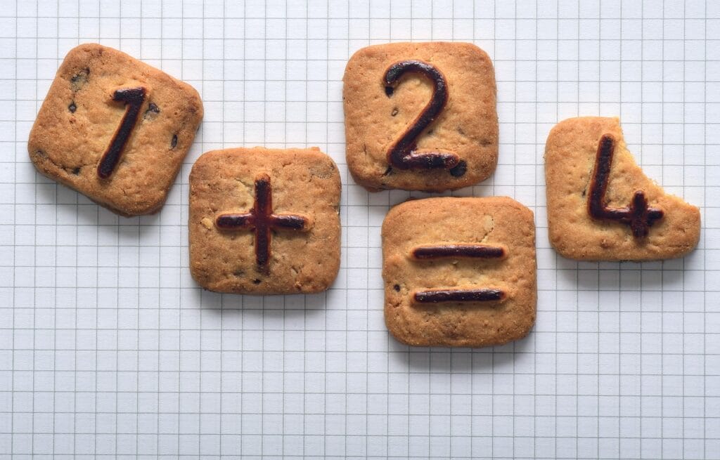 pay, cookies, pastries, cute, calculate, false, improvisation, inaccurate, mathematics, add, school, children, to learn, biscuits, crispy, baked food, meal, food, wrong count, false, false, false, false, false, inaccurate, add, add, add